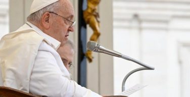 Папа Франциск обратился к верующим и ко всем людям доброй воли с миротворческим призывом