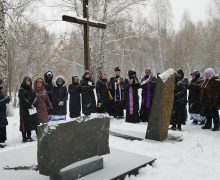 Вечный покой даруй им, Господи… День поминовения всех усопших верных в столице Сибири (+ ФОТО)