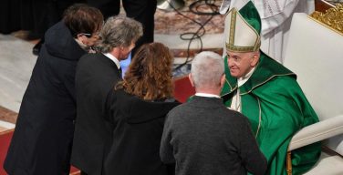Папа отслужил Литургию по случаю Всемирного дня бедных (+ ФОТО)