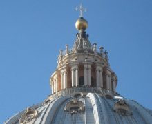 Ватикан: Св. Таинства для транссексуалов и гомосексуалистов