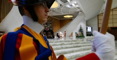 Папа поздравил с Рождеством ватиканских работников (+ ФОТО)