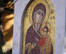 В Ватикане установили стелу с мозаикой Иверской иконы Богородицы, созданной в Грузии