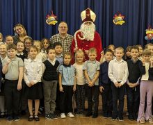 В преддверии Рождества Католическую школу Новосибирска посетил Святой Николай