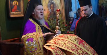 Вселенский Патриарх: Христос объединяет всех — православных, россиян, украинцев, греков