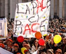 «Мир во главе»: шествие молодёжи «Католического действия»