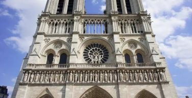LEGO анонсирует новый архитектурный набор собора Парижской Богоматери