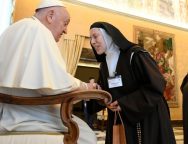На аудиенции делегатам Ордена босых кармелиток Папа призвал монахинь принимать «дерзкие и рискованные» решения (+ ФОТО)