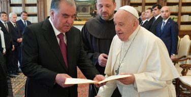 Святейший Отец встретился с президентом Таджикистана (+ ФОТО)