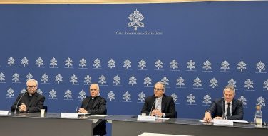 Ватикан организует выставки русских икон и картин Шагала к Юбилейному году христианства