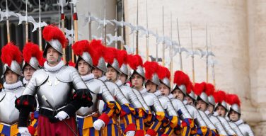 34 швейцарских гвардейца принесут присягу на верность Папе Римскому