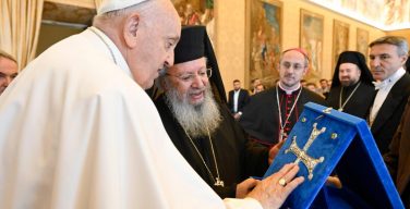 Папа Римский надеется, что молодежь поможет сблизить католиков и православных