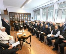 Папа встретился с пожилыми священниками римского прихода