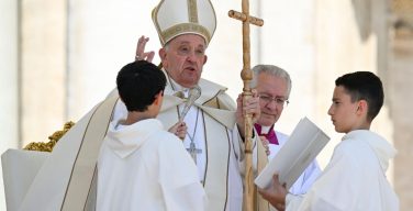 Праздник Пресвятой Троицы в Ватикане. Папа: Господь всегда прощает грехи (+ ФОТО)