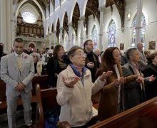 Трамп опережает Байдена среди избирателей-католиков — опрос