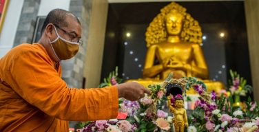 Св. Престол поздравил буддистов с праздником Весак