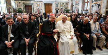 Папа встретился с общественными деятелями и лауреатами Нобелевской премии мира (+ ФОТО)