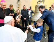 Папа благословил колокол «Голос нерождённых» для Казахстана (ФОТО + ВИДЕО)