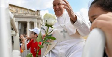Общая аудиенция 22 мая. Папа: смирение – источник мира на земле (+ ФОТО)