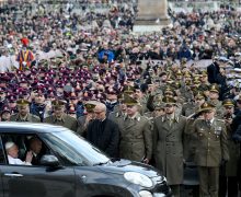 Папа: армии должны использоваться только для законной защиты (+ ФОТО)