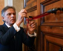 Лев XIV снял печати с папских покоев Апостольского дворца