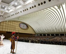 Папа Лев XIV призвал СМИ сеять мир, а не вражду