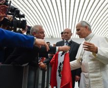 Папа Лев XIV призвал СМИ сеять мир, а не вражду