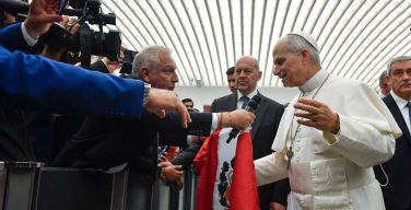 Папа Лев XIV призвал СМИ сеять мир, а не вражду