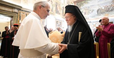 Папа на встрече с представителями религиозных общин мира: сейчас самое время для диалога и наведения мостов (+ ФОТО)