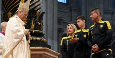Папа – спортсменам: будьте отражением любви Пресвятой Троицы (+ ФОТО)