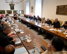 Папа: синодальность помогает Церкви укреплять единство