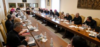 Папа: синодальность помогает Церкви укреплять единство
