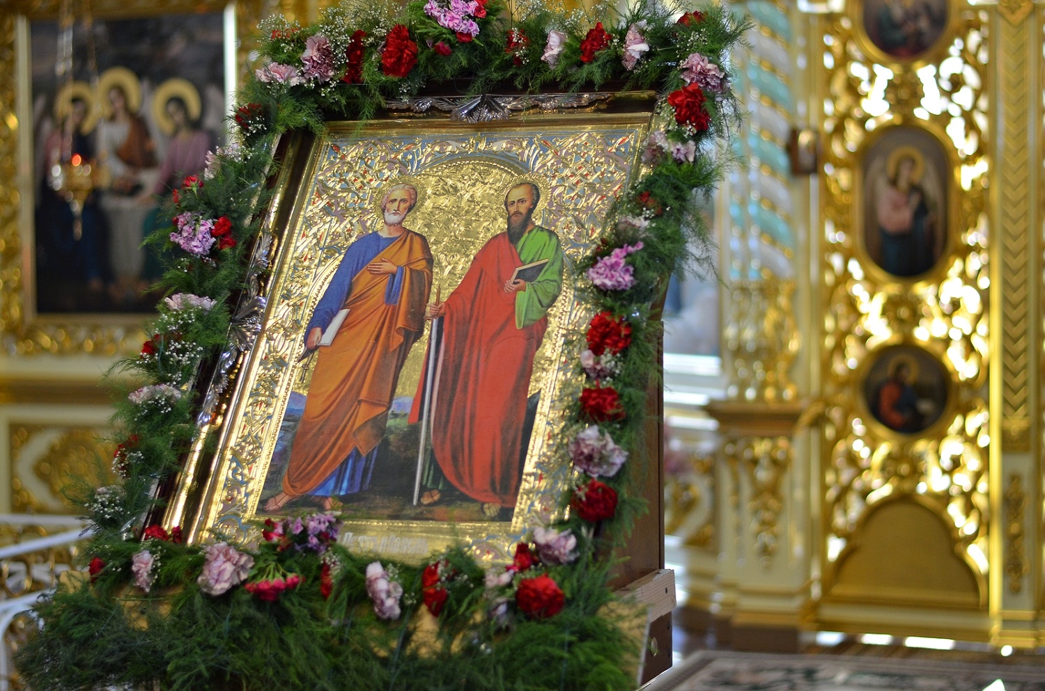Православные христиане вступили в Петров пост