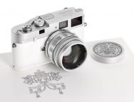 Фотоаппарат Папы Франциска продадут на аукционе (+ ФОТО)