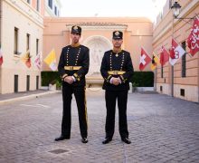 Гвардия Папы: возвращение к традиционной форме (+ ФОТО)