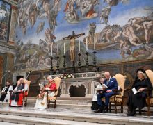Лев XIV и Карл III помолились вместе в Сикстинской капелле (+ ФОТО)