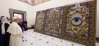 Триптих «Небесные религии» ковроделов из Азербайджана представлен в Ватикане