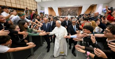 Папа — студентам-паломникам Юбилея мира образования: «не позволяйте алгоритму писать вашу историю» (+ ФОТО)