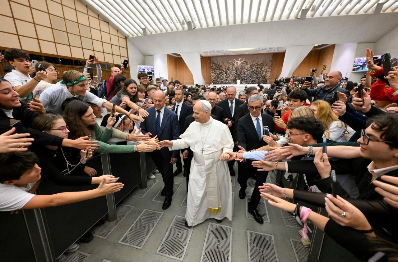 Папа — студентам-паломникам Юбилея мира образования: не позволяйте алгоритму писать вашу историю (+ ФОТО)