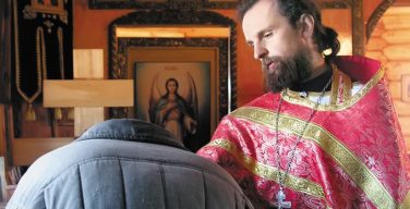 В колониях и тюрьмах России введены должности штатных священников
