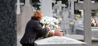 Как поминают усопших родственников католики?