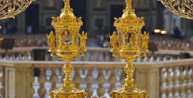 В Рим впервые доставили сосуд с землей, орошенной кровью Христовой