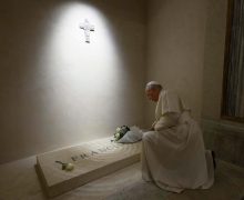 Папа Лев XIV помолился у гробницы Папы Франциска