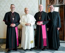 Ватикан вернул канадским индейцам 62 экспоната из своих Музеев