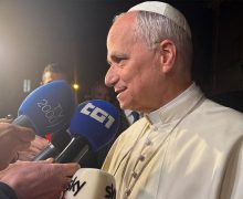 Папа Лев XIV пообщался с журналистами