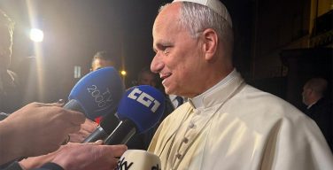 Папа Лев XIV пообщался с журналистами