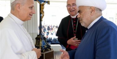 Председатель Управления мусульман Кавказа встретился с Папой Римским и выразил надежду увидеть его в Азербайджане