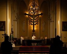 Глава МИД Венгрии посетил Мессу в католическом соборе Непорочного Зачатия Девы Марии в Москве