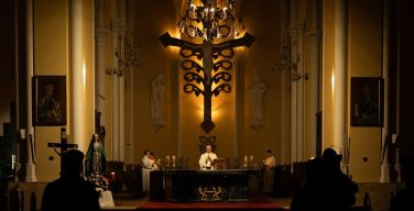 Глава МИД Венгрии посетил Мессу в католическом соборе Непорочного Зачатия Девы Марии в Москве