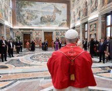 Св. Отец принял верительные грамоты от чрезвычайных и полномочных послов (+ ФОТО)