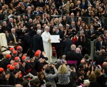 Папа вручил премию Ратцингера всемирно известному дирижёру (+ ФОТО)